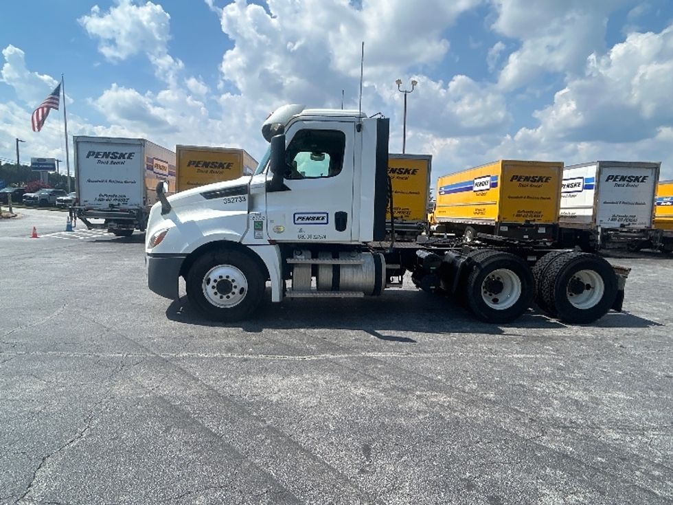 Day Cab Tractor-Heavy Duty Tractors-Freightliner-2020-T12664ST-Conyers-GA-427,450\n\t\tmiles-$ 49,750 - Image 4