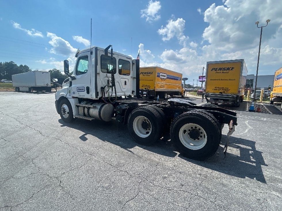 Day Cab Tractor-Heavy Duty Tractors-Freightliner-2020-T12664ST-Conyers-GA-427,450\n\t\tmiles-$ 49,750 - Image 5