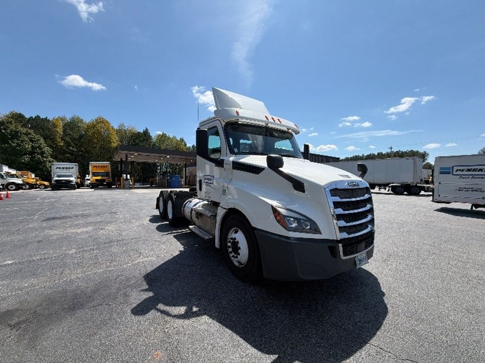 Day Cab Tractor-Heavy Duty Tractors-Freightliner-2020-T12664ST-Conyers-GA-493,024\n\t\tmiles-$ 47,000 - Image 1