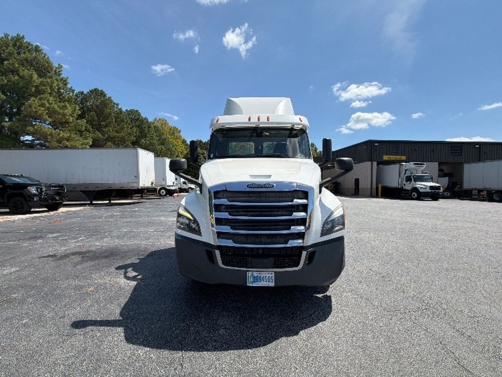 Day Cab Tractor-Heavy Duty Tractors-Freightliner-2020-T12664ST-Conyers-GA-493,024\n\t\tmiles-$ 47,000 - Image 2