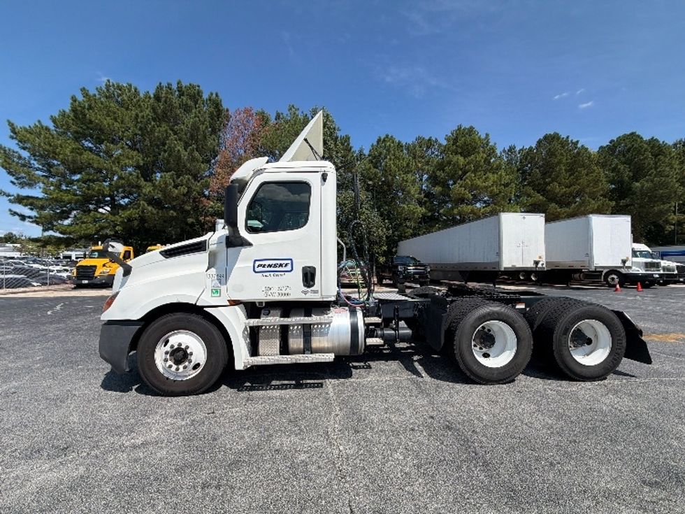 Day Cab Tractor-Heavy Duty Tractors-Freightliner-2020-T12664ST-Conyers-GA-493,024\n\t\tmiles-$ 47,000 - Image 4