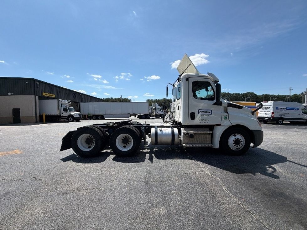 Day Cab Tractor-Heavy Duty Tractors-Freightliner-2020-T12664ST-Conyers-GA-493,024\n\t\tmiles-$ 47,000 - Image 8