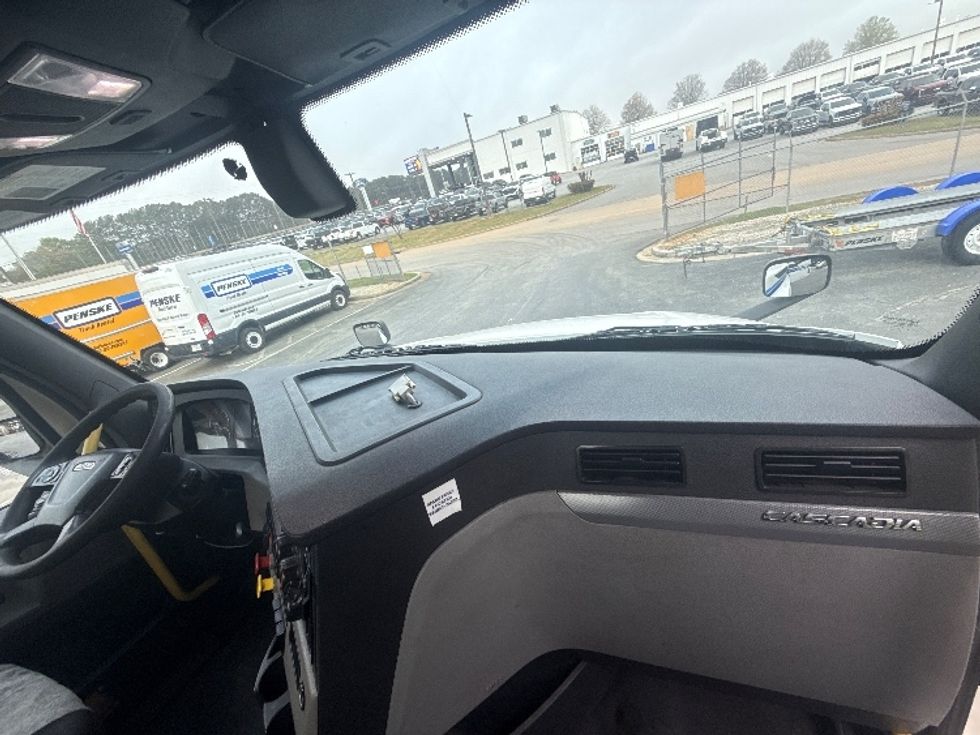 Day Cab Tractor-Heavy Duty Tractors-Freightliner-2020-T12664ST-Conyers-GA-537,039\n\t\tmiles-$ 39,500 - Image 13