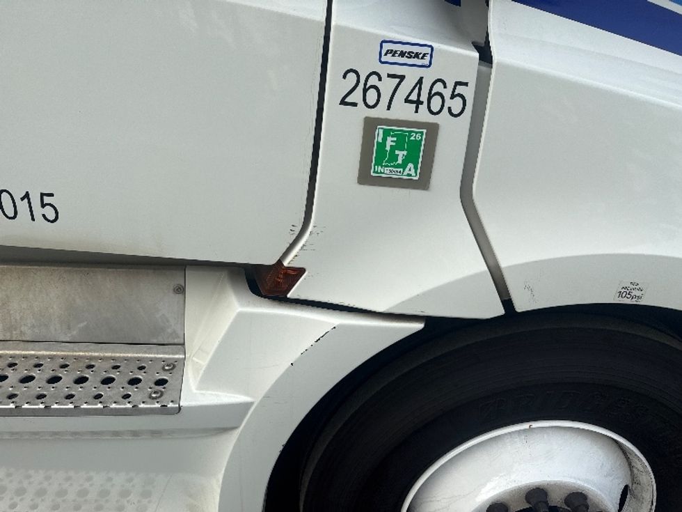 Day Cab Tractor-Heavy Duty Tractors-Freightliner-2020-T12664ST-Conyers-GA-537,039\n\t\tmiles-$ 39,500 - Image 20