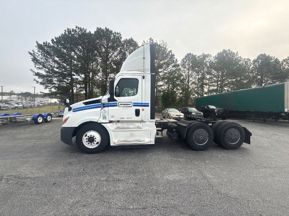 Day Cab Tractor-Heavy Duty Tractors-Freightliner-2020-T12664ST-Conyers-GA-537,039\n\t\tmiles-$ 39,500 - Image 4