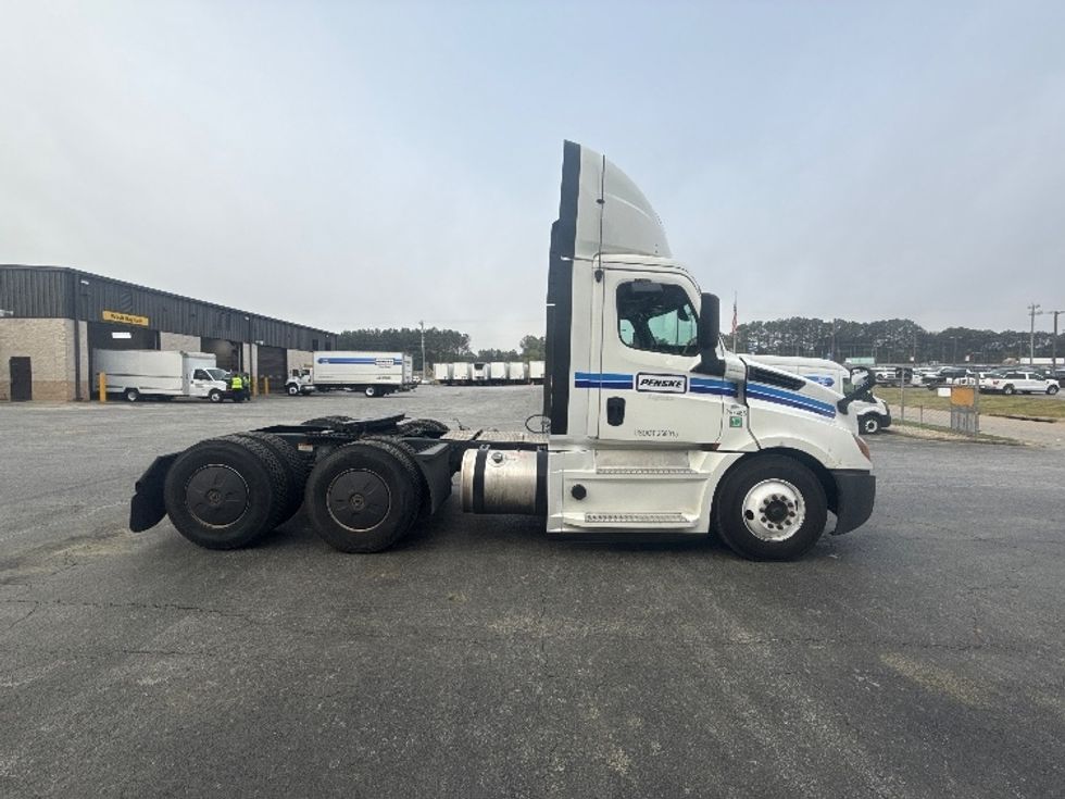 Day Cab Tractor-Heavy Duty Tractors-Freightliner-2020-T12664ST-Conyers-GA-537,039\n\t\tmiles-$ 39,500 - Image 8