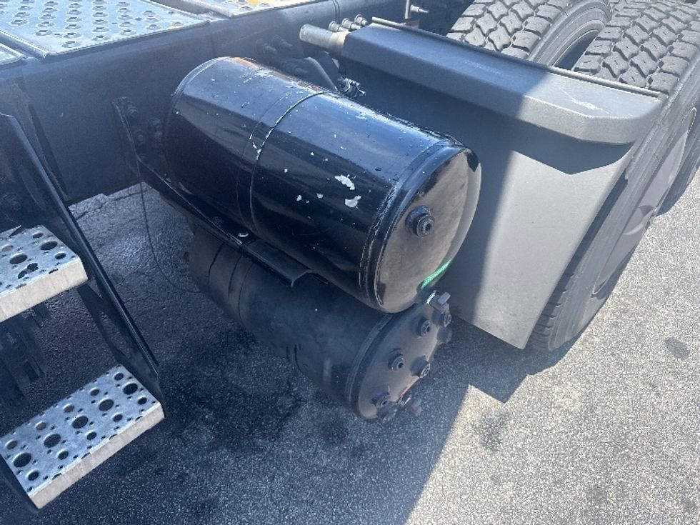 Day Cab Tractor-Heavy Duty Tractors-Freightliner-2020-T12664ST-Conyers-GA-575,573\n\t\tmiles-$ 39,250 - Image 19