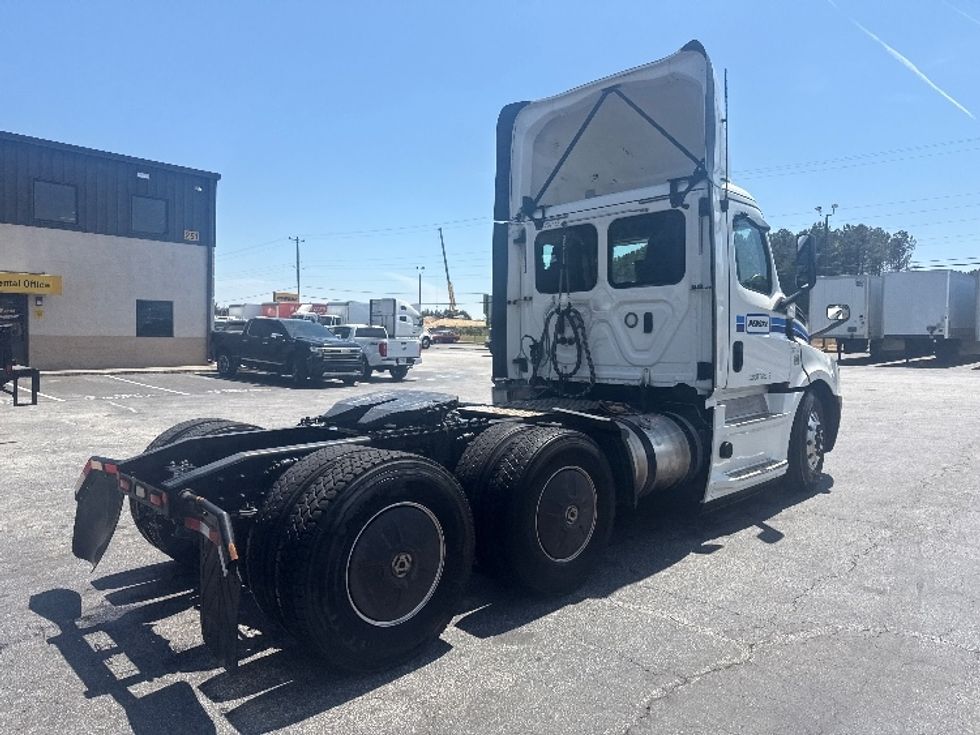 Day Cab Tractor-Heavy Duty Tractors-Freightliner-2020-T12664ST-Conyers-GA-575,573\n\t\tmiles-$ 39,250 - Image 7