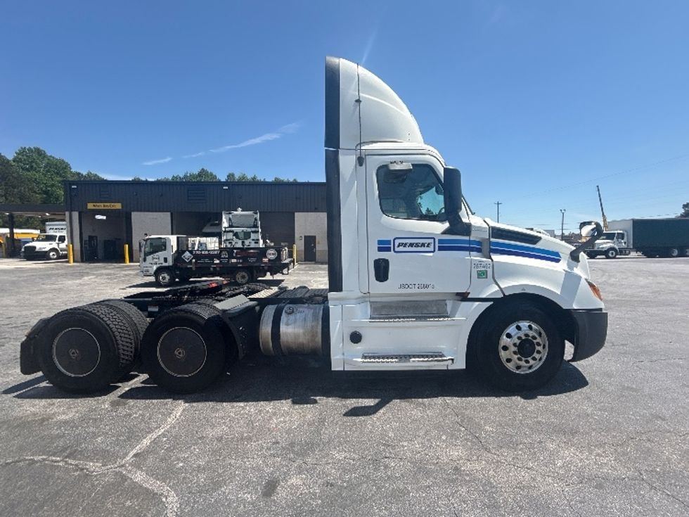 Day Cab Tractor-Heavy Duty Tractors-Freightliner-2020-T12664ST-Conyers-GA-575,573\n\t\tmiles-$ 39,250 - Image 8