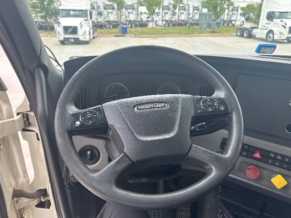 Day Cab Tractor-Heavy Duty Tractors-Freightliner-2020-T12664ST-Cranbury-NJ-446,000\n\t\tmiles-$ 46,500 - Image 11