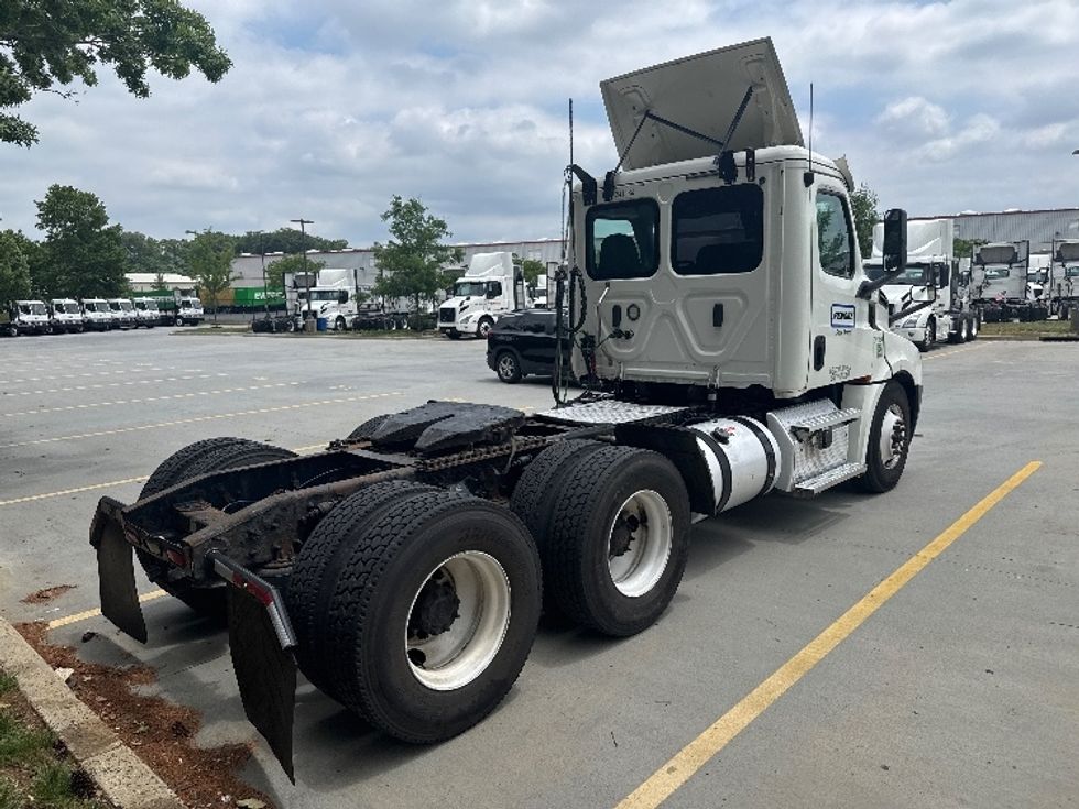 Day Cab Tractor-Heavy Duty Tractors-Freightliner-2020-T12664ST-Cranbury-NJ-446,000\n\t\tmiles-$ 46,500 - Image 7