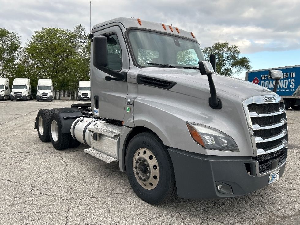 Day Cab Tractor-Heavy Duty Tractors-Freightliner-2020-T12664ST-Crown Point-IN-271,008\n\t\tmiles-$ 56,000 - Image 1