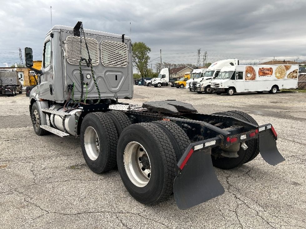 Day Cab Tractor-Heavy Duty Tractors-Freightliner-2020-T12664ST-Crown Point-IN-271,008\n\t\tmiles-$ 56,000 - Image 5