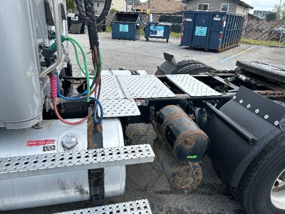 Day Cab Tractor-Heavy Duty Tractors-Freightliner-2020-T12664ST-Crown Point-IN-386,316\n\t\tmiles-$ 44,250 - Image 17