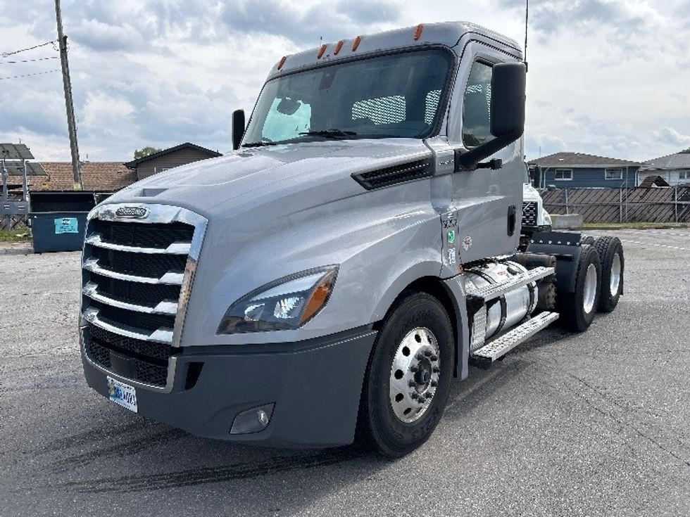 Day Cab Tractor-Heavy Duty Tractors-Freightliner-2020-T12664ST-Crown Point-IN-386,316\n\t\tmiles-$ 44,250 - Image 3
