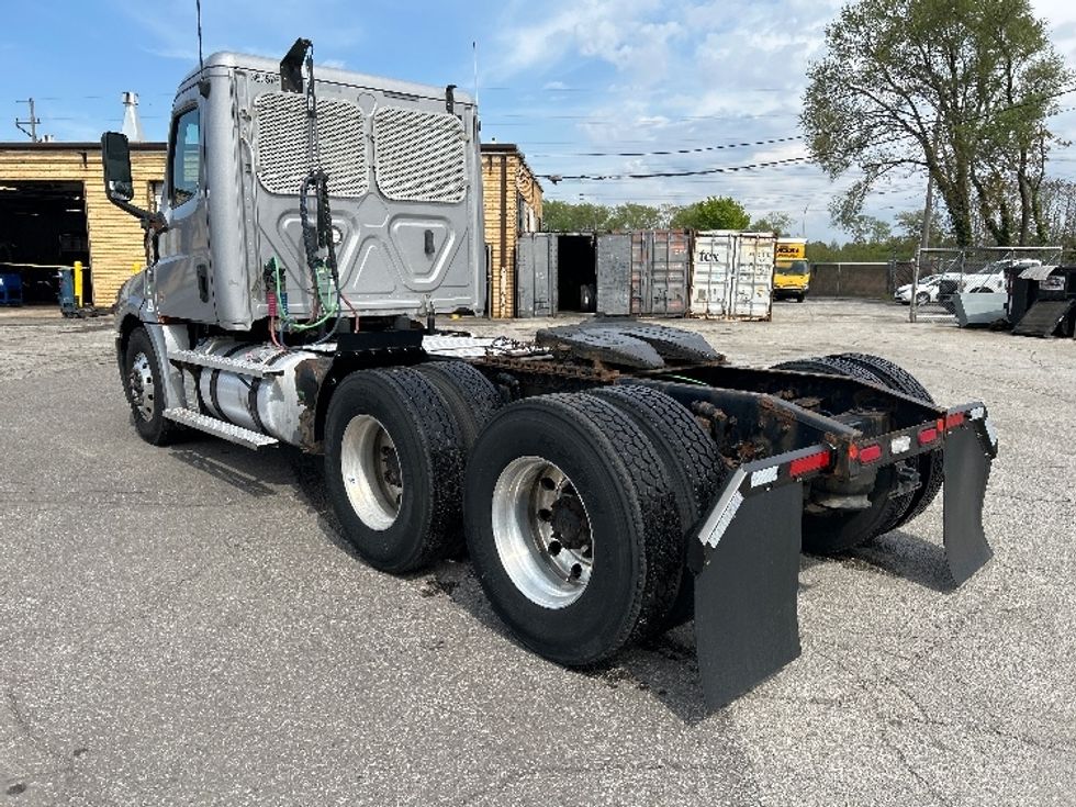 Day Cab Tractor-Heavy Duty Tractors-Freightliner-2020-T12664ST-Crown Point-IN-386,316\n\t\tmiles-$ 44,250 - Image 5