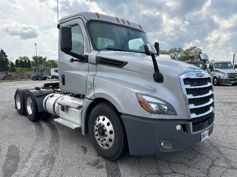Day Cab Tractor-Heavy Duty Tractors-Freightliner-2020-T12664ST-Crown Point-IN-475,636\n\t\tmiles-$ 45,500 - Image 1