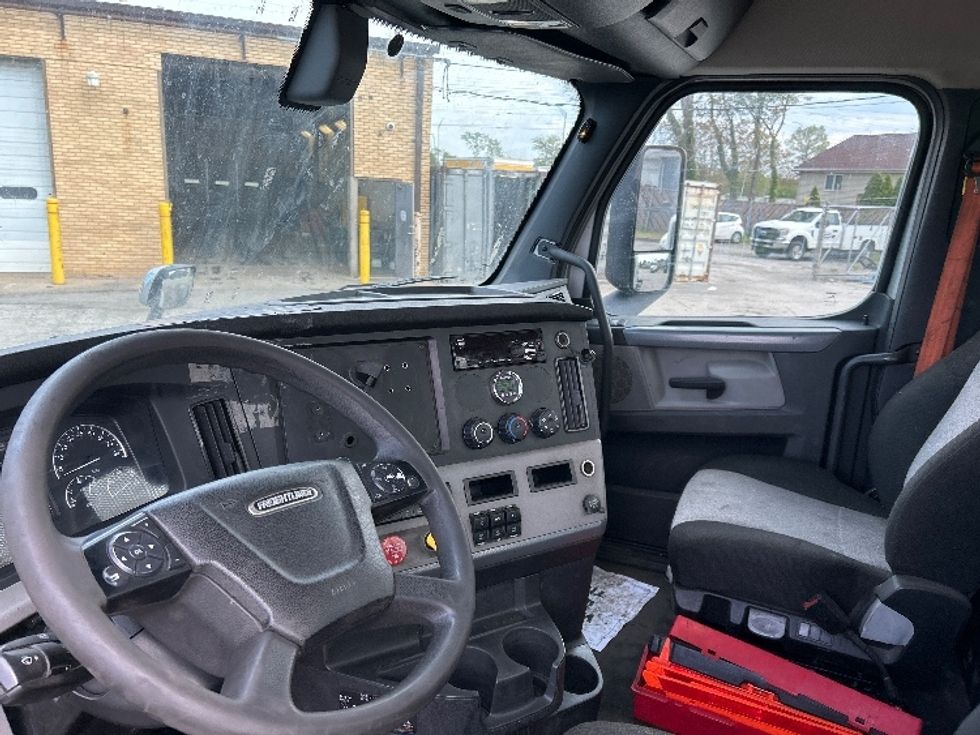 Day Cab Tractor-Heavy Duty Tractors-Freightliner-2020-T12664ST-Crown Point-IN-475,636\n\t\tmiles-$ 45,500 - Image 10