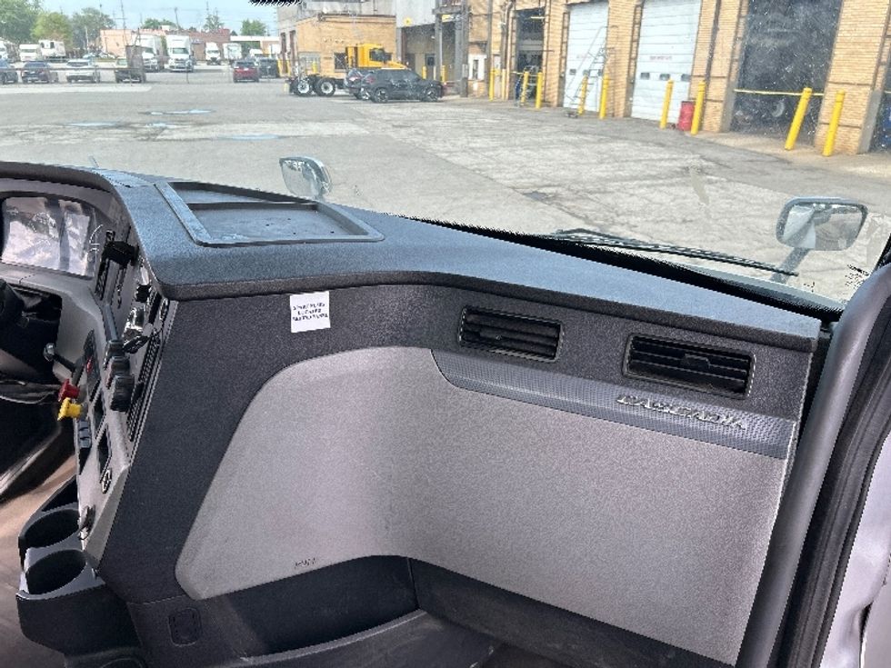 Day Cab Tractor-Heavy Duty Tractors-Freightliner-2020-T12664ST-Crown Point-IN-475,636\n\t\tmiles-$ 45,500 - Image 12