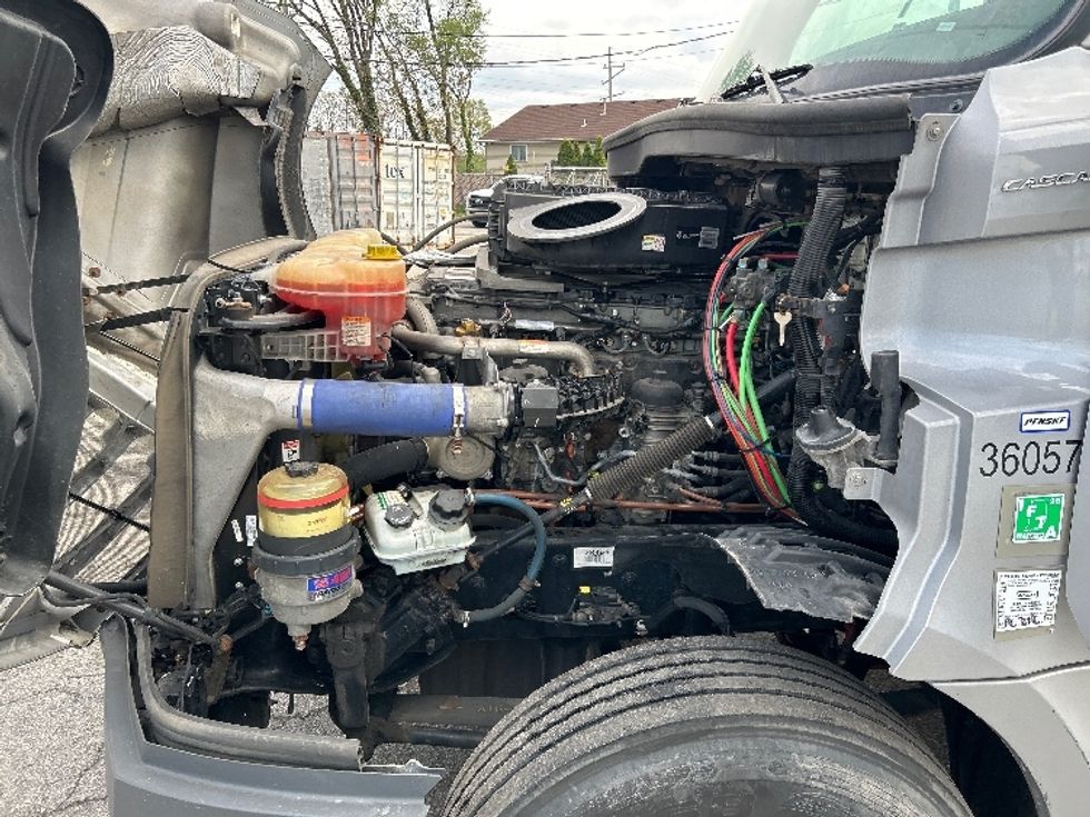 Day Cab Tractor-Heavy Duty Tractors-Freightliner-2020-T12664ST-Crown Point-IN-475,636\n\t\tmiles-$ 45,500 - Image 15