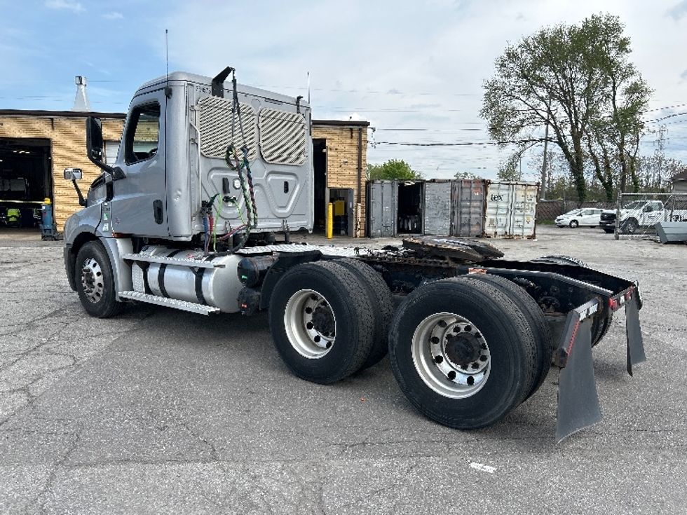 Day Cab Tractor-Heavy Duty Tractors-Freightliner-2020-T12664ST-Crown Point-IN-475,636\n\t\tmiles-$ 45,500 - Image 5