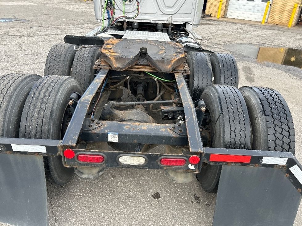 Day Cab Tractor-Heavy Duty Tractors-Freightliner-2020-T12664ST-Crown Point-IN-475,636\n\t\tmiles-$ 45,500 - Image 6