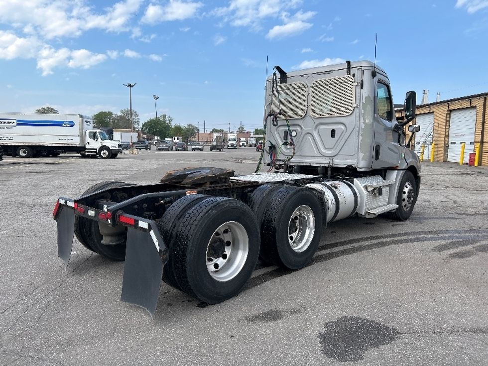 Day Cab Tractor-Heavy Duty Tractors-Freightliner-2020-T12664ST-Crown Point-IN-475,636\n\t\tmiles-$ 45,500 - Image 7