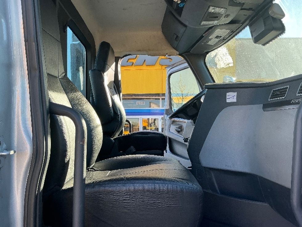 Day Cab Tractor-Heavy Duty Tractors-Freightliner-2020-T12664ST-Dallas-TX-181,025\n\t\tmiles-$ 67,750 - Image 14