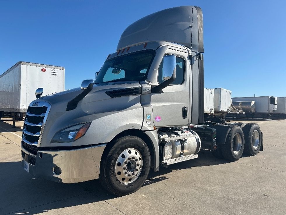 Day Cab Tractor-Heavy Duty Tractors-Freightliner-2020-T12664ST-Dallas-TX-181,025\n\t\tmiles-$ 67,750 - Image 3