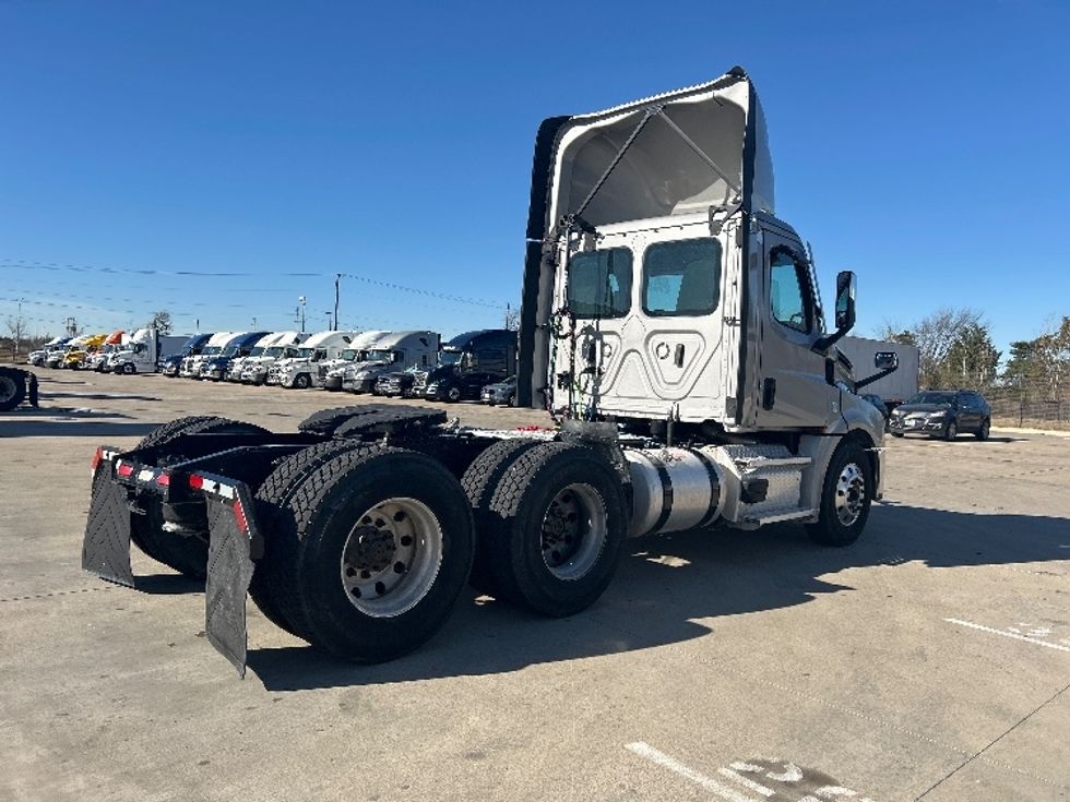 Day Cab Tractor-Heavy Duty Tractors-Freightliner-2020-T12664ST-Dallas-TX-181,025\n\t\tmiles-$ 67,750 - Image 7