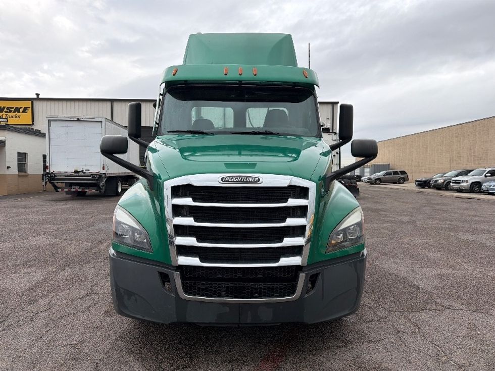 Day Cab Tractor-Heavy Duty Tractors-Freightliner-2020-T12664ST-Dallas-TX-187,301\n\t\tmiles-$ 59,500 - Image 2