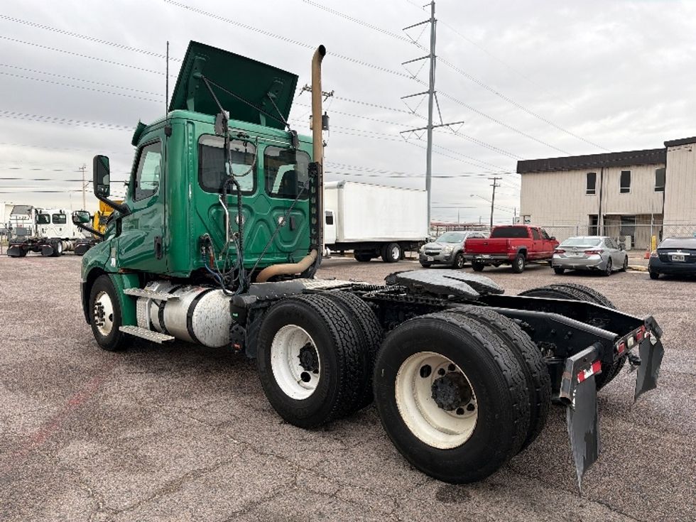 Day Cab Tractor-Heavy Duty Tractors-Freightliner-2020-T12664ST-Dallas-TX-187,301\n\t\tmiles-$ 59,500 - Image 5