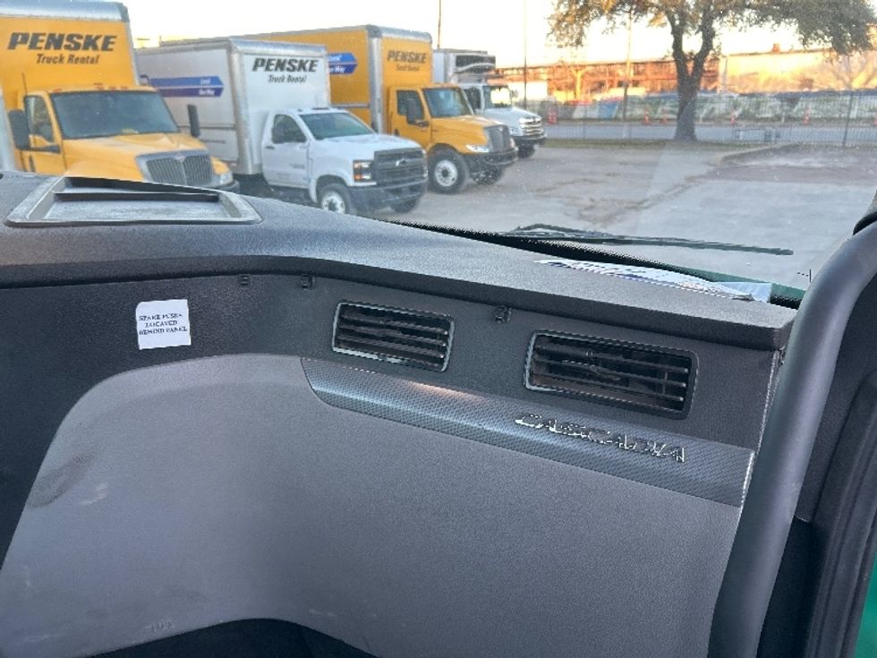 Day Cab Tractor-Heavy Duty Tractors-Freightliner-2020-T12664ST-Dallas-TX-192,652\n\t\tmiles-$ 60,250 - Image 13