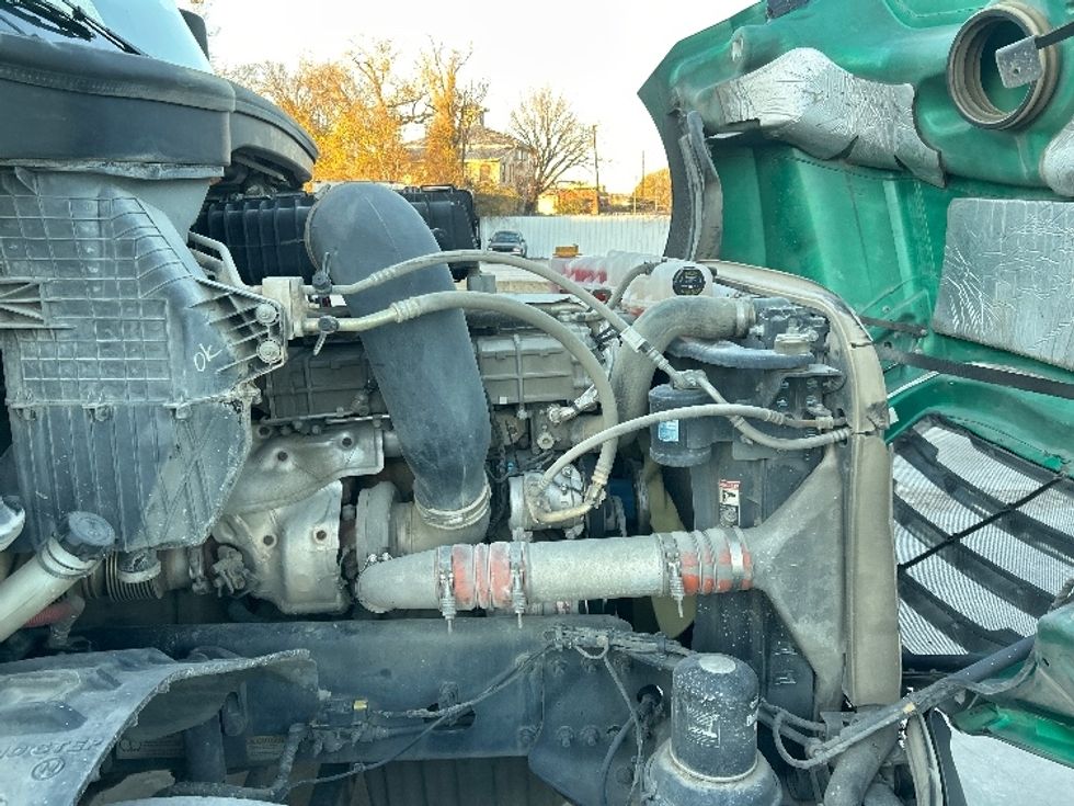 Day Cab Tractor-Heavy Duty Tractors-Freightliner-2020-T12664ST-Dallas-TX-192,652\n\t\tmiles-$ 60,250 - Image 15