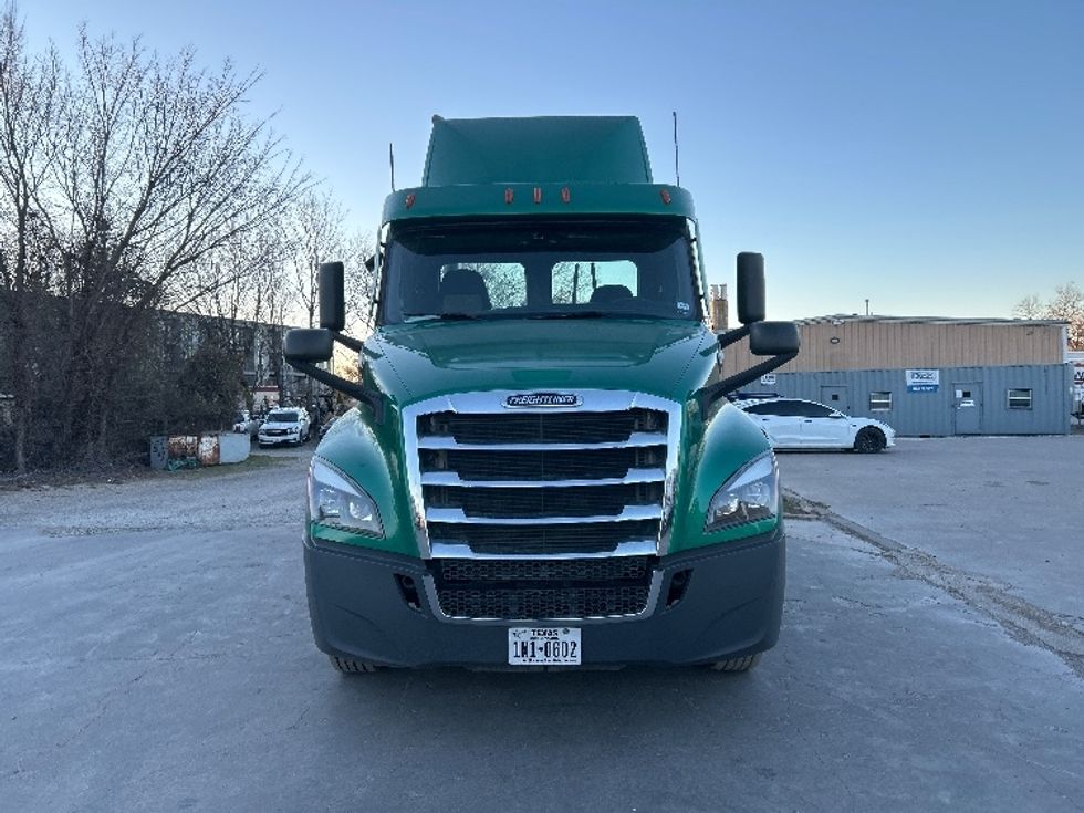 Day Cab Tractor-Heavy Duty Tractors-Freightliner-2020-T12664ST-Dallas-TX-192,652\n\t\tmiles-$ 60,250 - Image 2