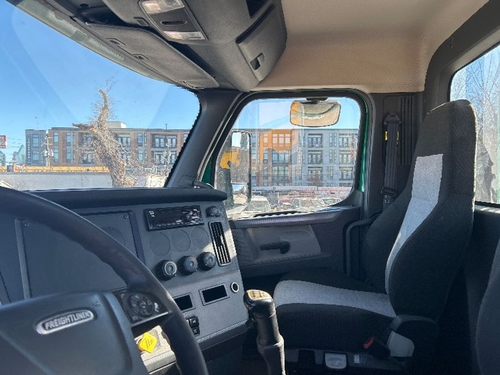 Day Cab Tractor-Heavy Duty Tractors-Freightliner-2020-T12664ST-Dallas-TX-211,949\n\t\tmiles-$ 59,250 - Image 10