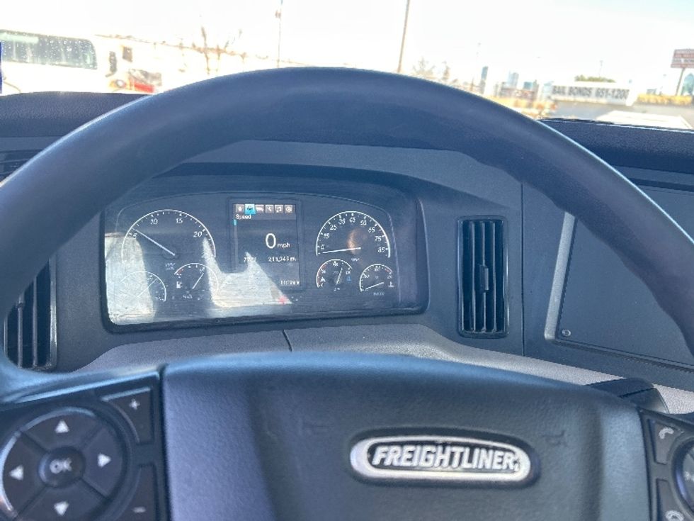 Day Cab Tractor-Heavy Duty Tractors-Freightliner-2020-T12664ST-Dallas-TX-211,949\n\t\tmiles-$ 59,250 - Image 11