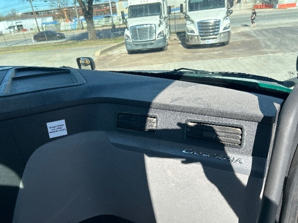 Day Cab Tractor-Heavy Duty Tractors-Freightliner-2020-T12664ST-Dallas-TX-211,949\n\t\tmiles-$ 59,250 - Image 13