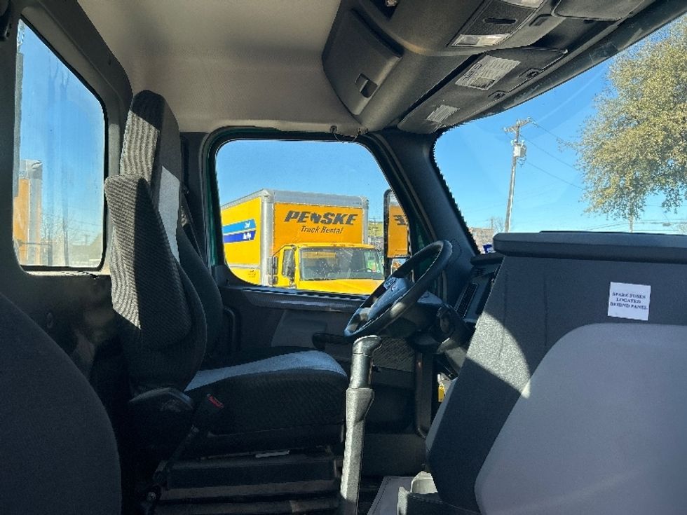 Day Cab Tractor-Heavy Duty Tractors-Freightliner-2020-T12664ST-Dallas-TX-211,949\n\t\tmiles-$ 59,250 - Image 14