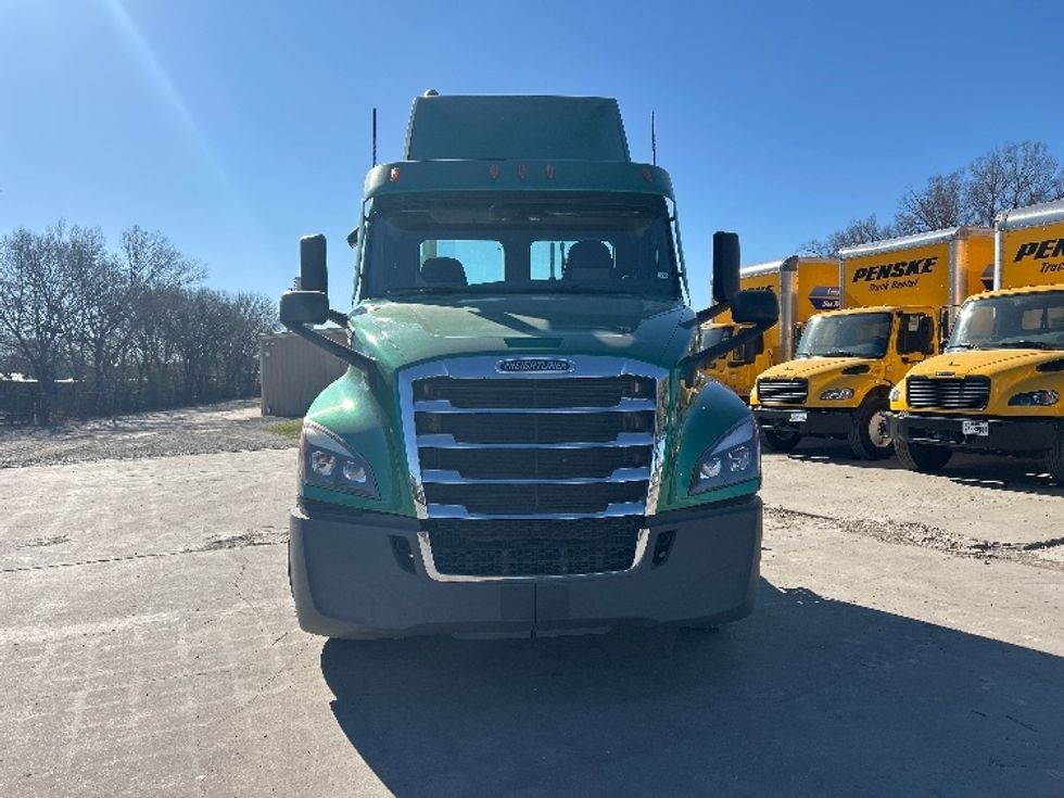 Day Cab Tractor-Heavy Duty Tractors-Freightliner-2020-T12664ST-Dallas-TX-211,949\n\t\tmiles-$ 59,250 - Image 2