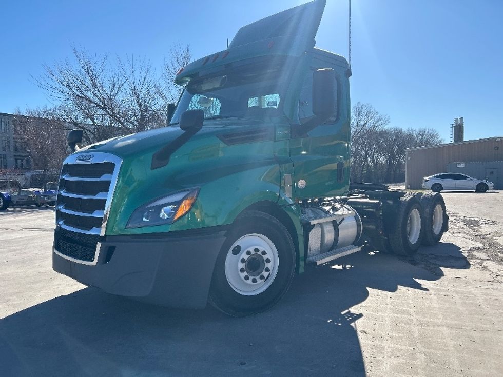 Day Cab Tractor-Heavy Duty Tractors-Freightliner-2020-T12664ST-Dallas-TX-211,949\n\t\tmiles-$ 59,250 - Image 3