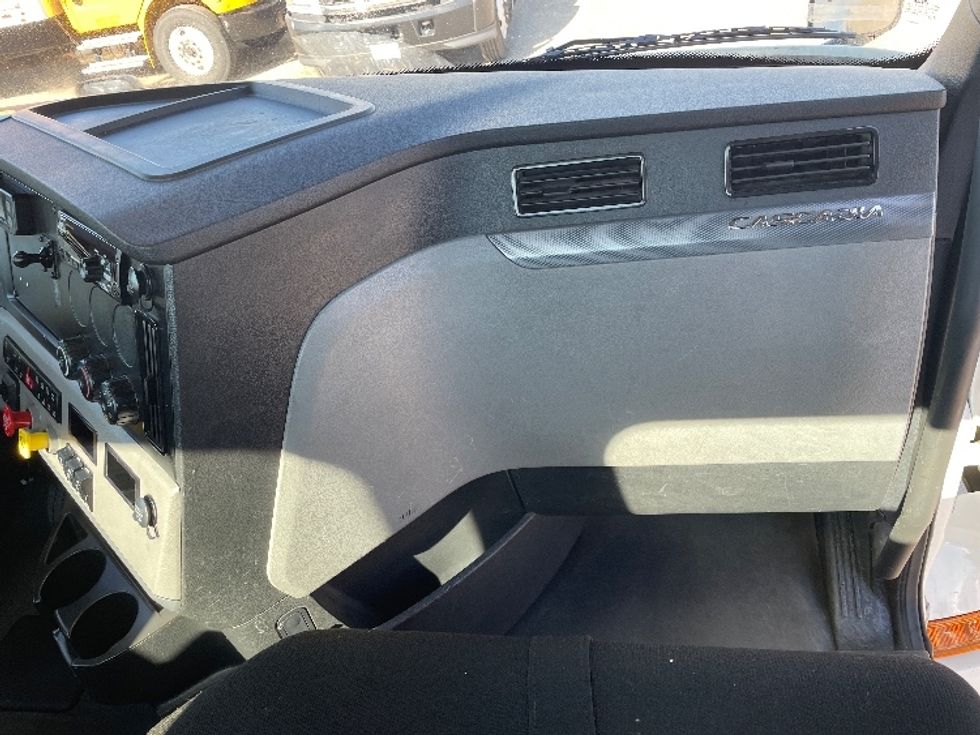 Day Cab Tractor-Heavy Duty Tractors-Freightliner-2020-T12664ST-Dallas-TX-309,329\n\t\tmiles-$ 58,750 - Image 13