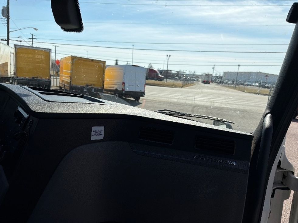 Day Cab Tractor-Heavy Duty Tractors-Freightliner-2020-T12664ST-Dallas-TX-320,312\n\t\tmiles-$ 57,250 - Image 13