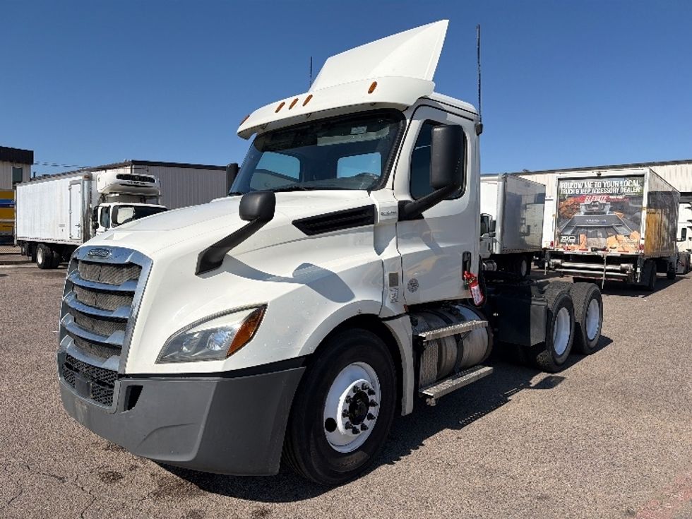 Day Cab Tractor-Heavy Duty Tractors-Freightliner-2020-T12664ST-Dallas-TX-320,312\n\t\tmiles-$ 57,250 - Image 3