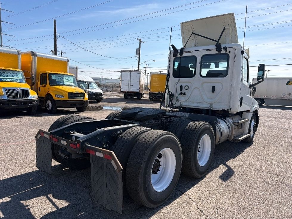 Day Cab Tractor-Heavy Duty Tractors-Freightliner-2020-T12664ST-Dallas-TX-320,312\n\t\tmiles-$ 57,250 - Image 7