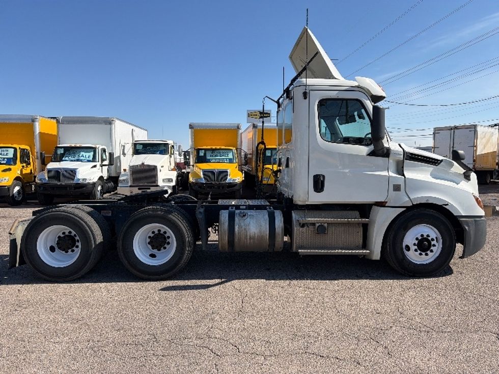Day Cab Tractor-Heavy Duty Tractors-Freightliner-2020-T12664ST-Dallas-TX-320,312\n\t\tmiles-$ 57,250 - Image 8