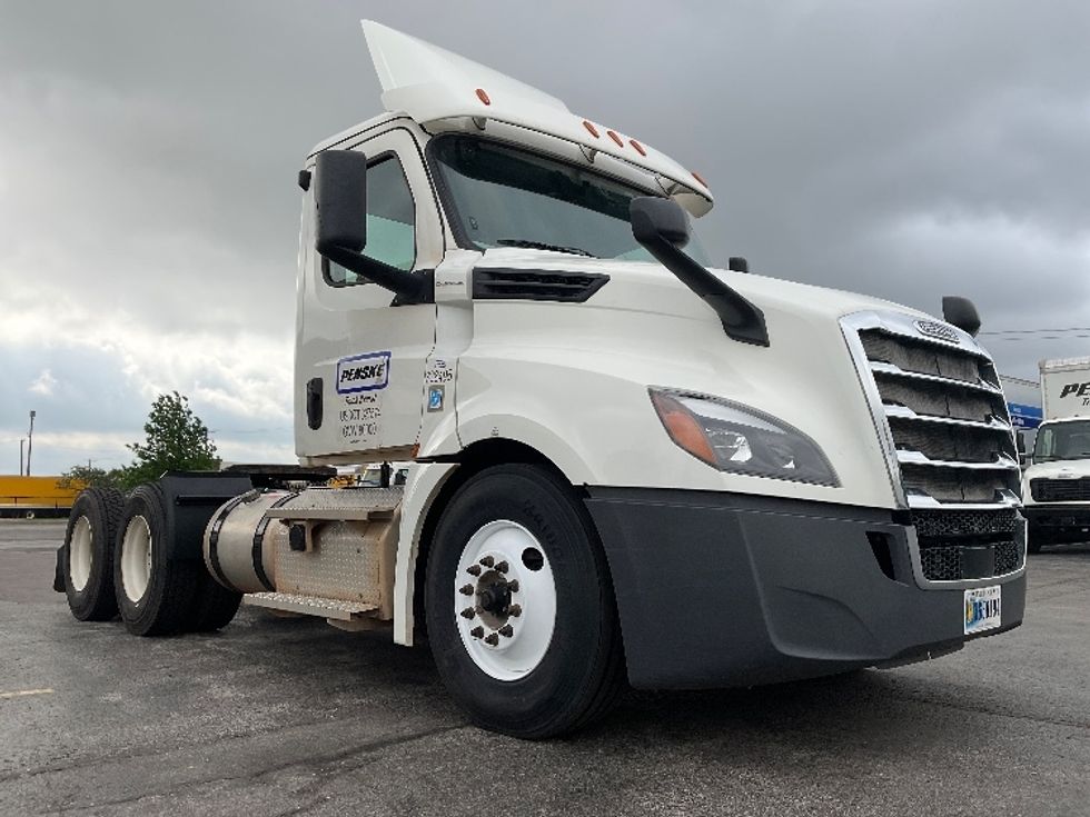 Day Cab Tractor-Heavy Duty Tractors-Freightliner-2020-T12664ST-Dallas-TX-525,156\n\t\tmiles-$ 47,500 - Image 1
