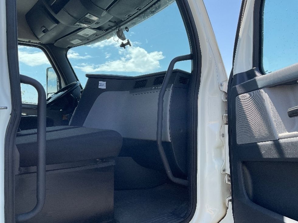 Day Cab Tractor-Heavy Duty Tractors-Freightliner-2020-T12664ST-Dallas-TX-525,156\n\t\tmiles-$ 47,500 - Image 12