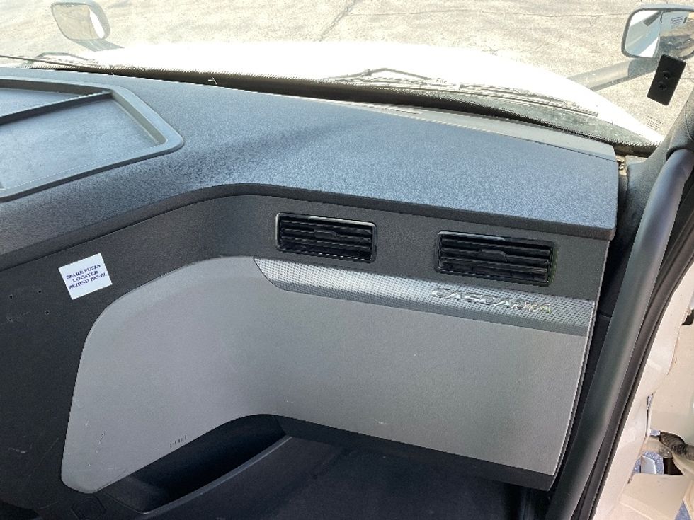 Day Cab Tractor-Heavy Duty Tractors-Freightliner-2020-T12664ST-Dallas-TX-525,156\n\t\tmiles-$ 47,500 - Image 13