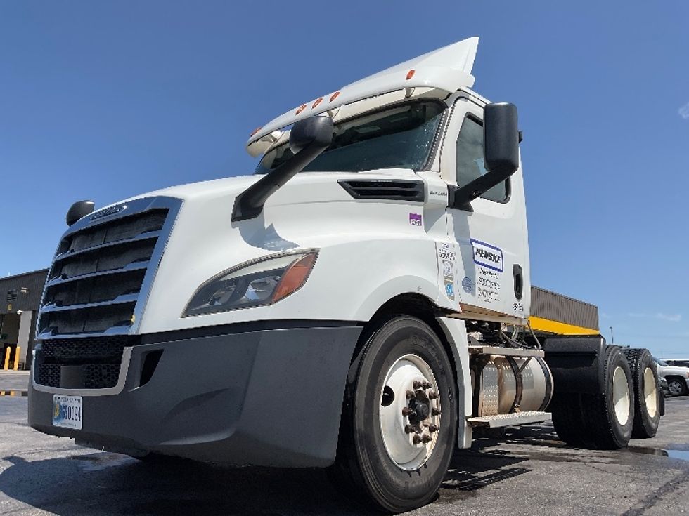 Day Cab Tractor-Heavy Duty Tractors-Freightliner-2020-T12664ST-Dallas-TX-525,156\n\t\tmiles-$ 47,500 - Image 3